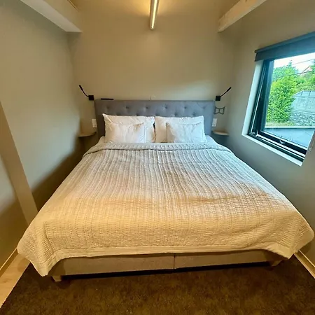 Апартаменты Spacious, 3 Bedroom House With Parking Берген