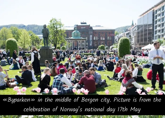 Spacious, 3 Bedroom House With Parking *