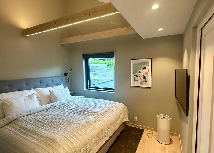 Διαμέρισμα Spacious, 3 Bedroom House With Parking *