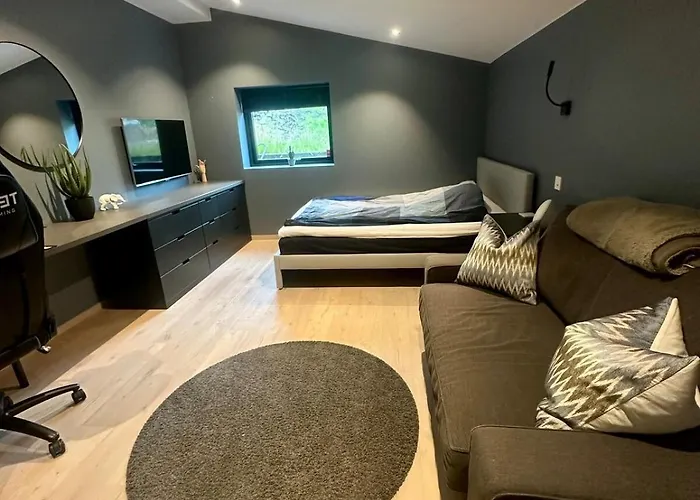 Διαμέρισμα Spacious, 3 Bedroom House With Parking